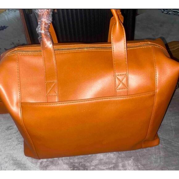 Carry on - Picture 2 of 3